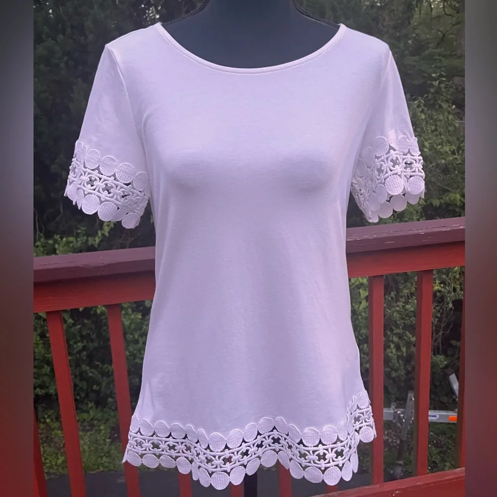 LILLY PULITZER WHITE COTTON TOP WITH SHORT SLEEVES SIZE SMALL